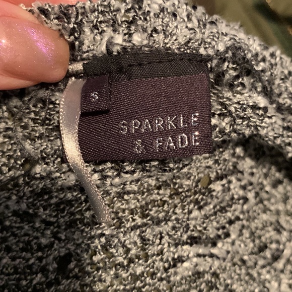 Sparkle and fade beautiful crop light knit sweater - Picture 3 of 3